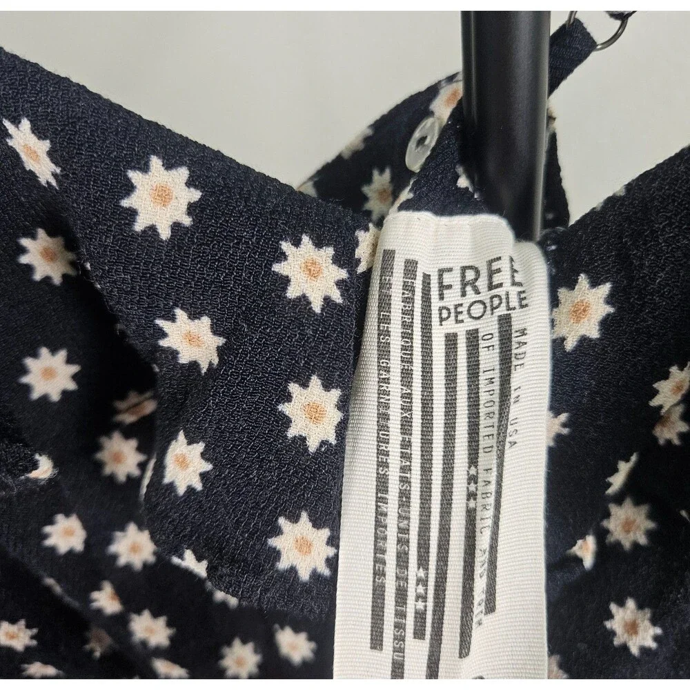 Free People XS Black Daisy Print Cold Shoulder Top Ruffle Trim Boho Rayon‎ Cami